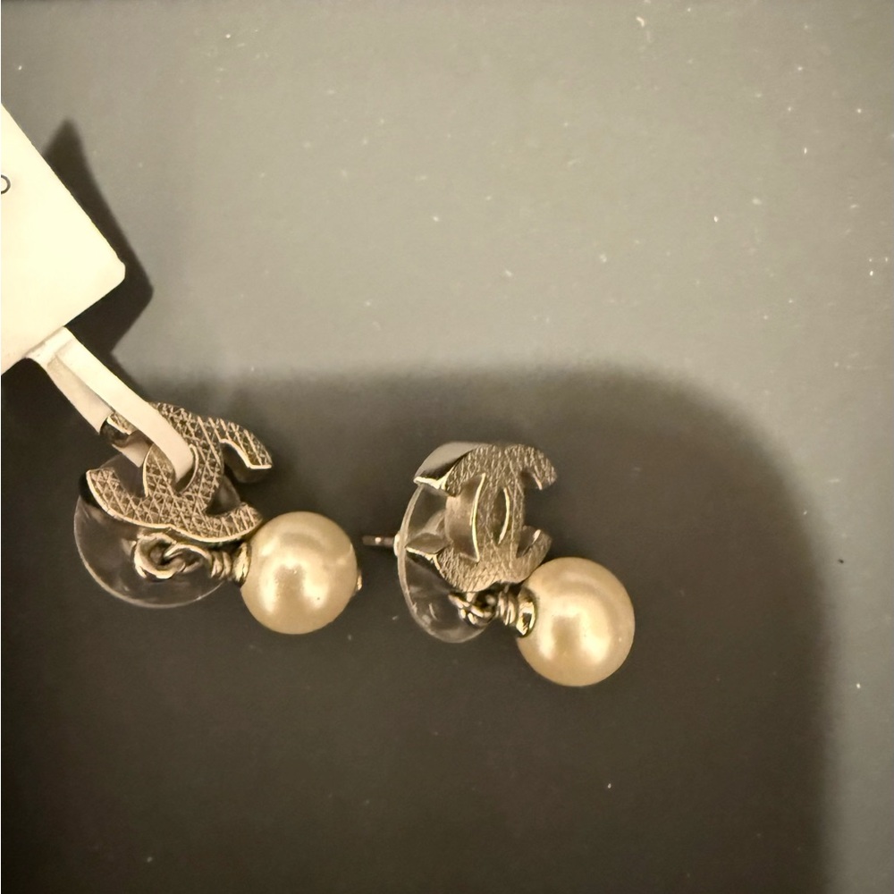 CHANEL Silver Logo Earrings with Cream Pearls - Picture 2 of 9